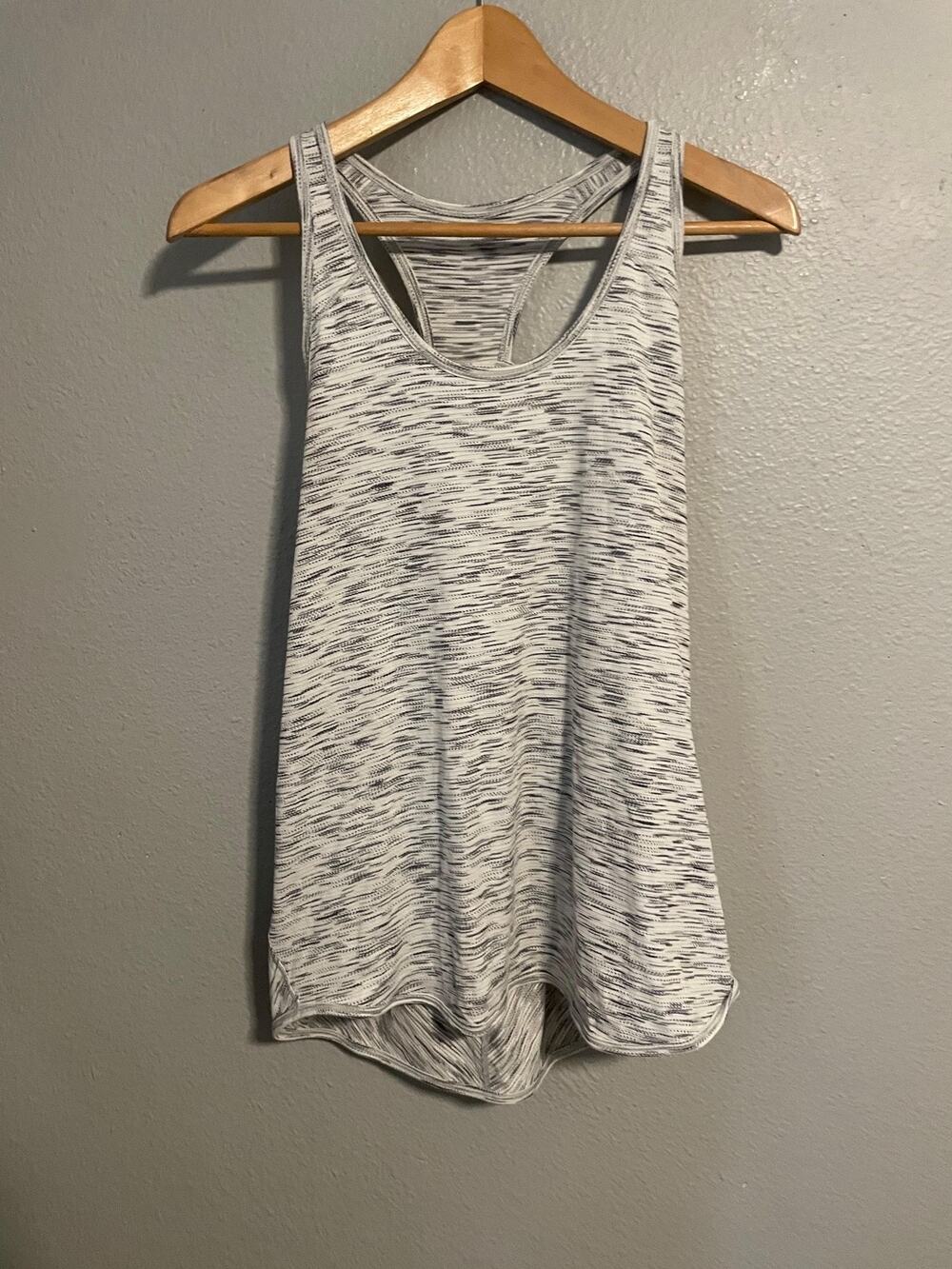 Lululemon Womens Tank Top Medium Gray Striped Racerback Open Back Yoga READ